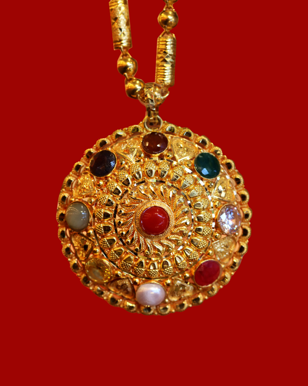 Exclusive handcrafted gold jewellery for special occasions